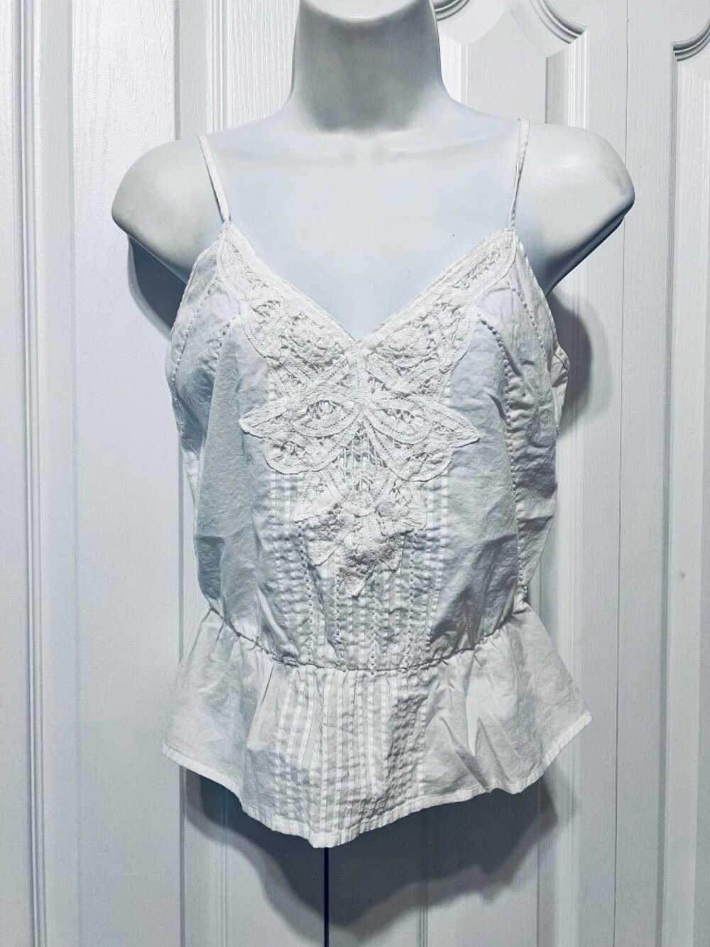 Forever 21 Boutique-Small White Beaded Lace Applique V Neck Adj. Strap Crop Top